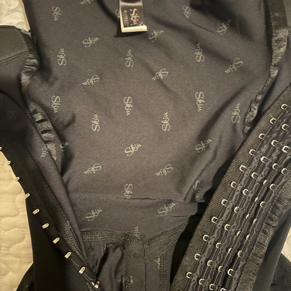 Faja - Picture 4 of 6